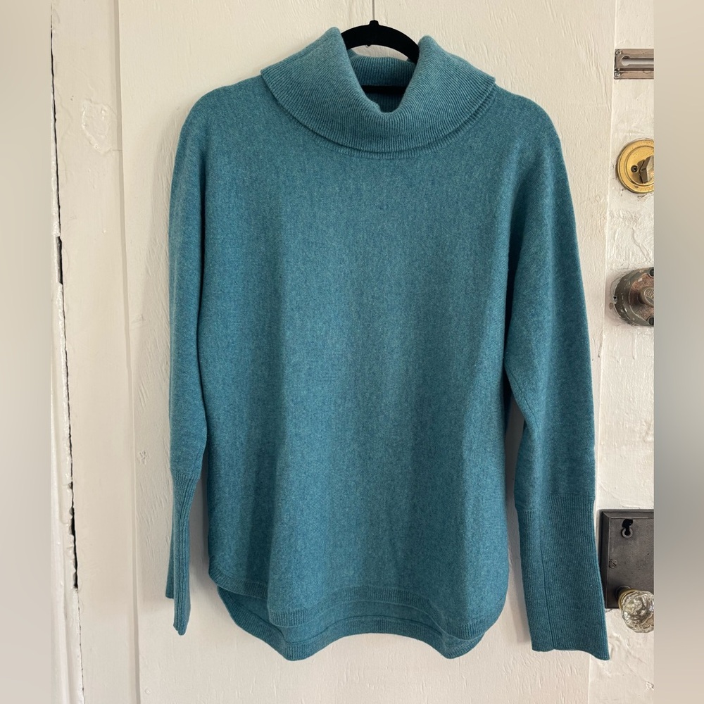Max Studio 100% Cashmere Sweater